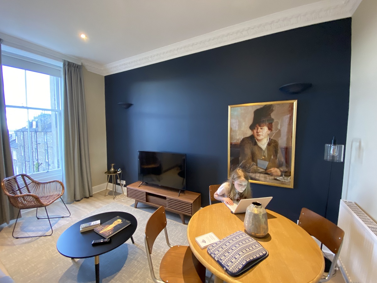 Living and dining area - Royal Garden Apartments, Edinburgh