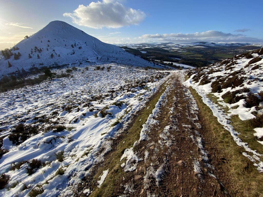 Following the Romans Hiking in the Eildon Hills